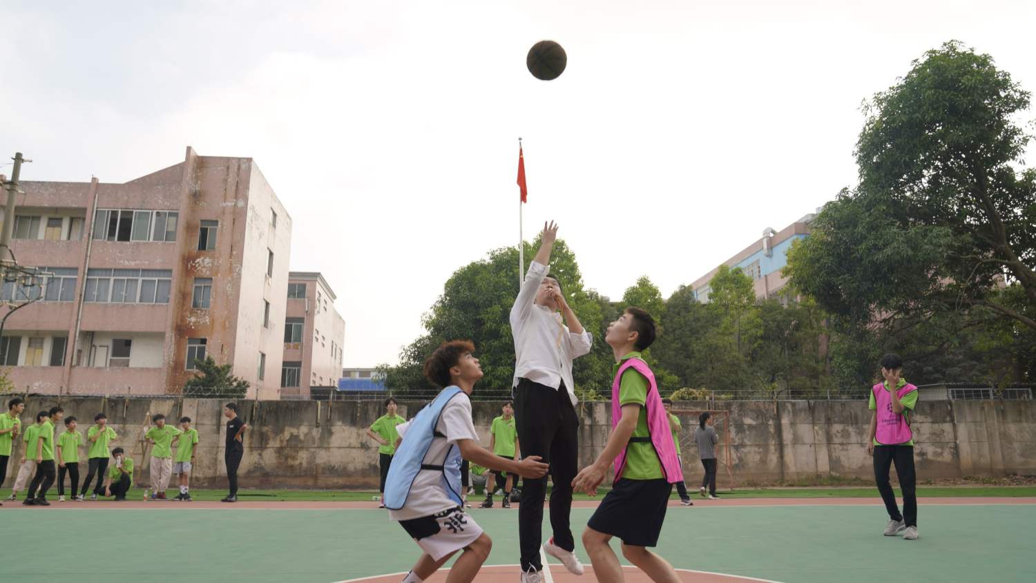 �����@��ِ��ӭ���@�����ϣ�����У�@�������L(f��ng)�����ゃ�ഺ�����Ę����