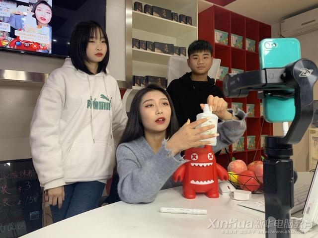 ���A��(li��n)�W(w��ng)�Ƽ�У������෽(li��n)��(d��ng)�������˲����B(t��i)Ȧ��