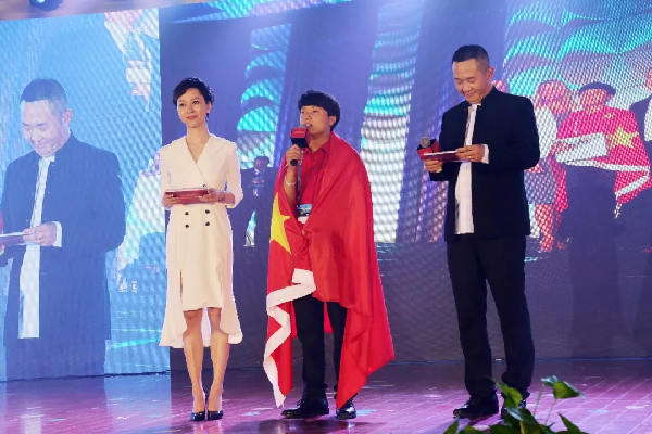 ʯ���f���A��X�W(xu��)У